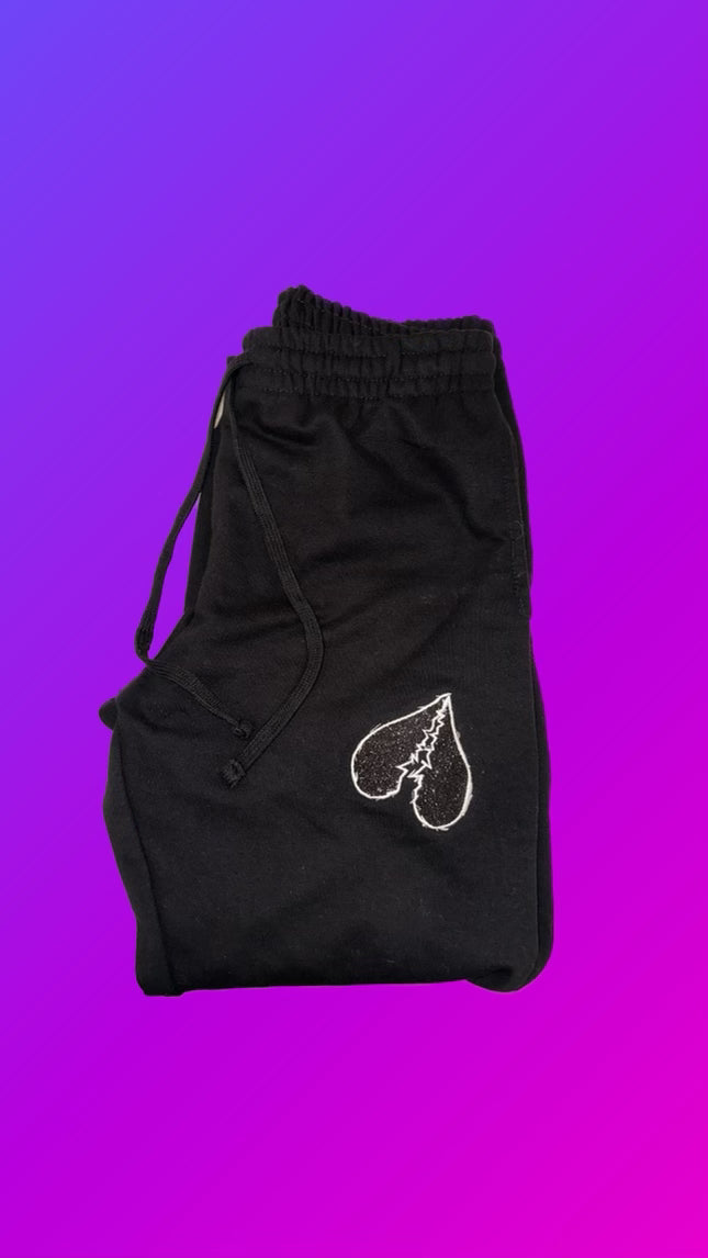 BROKEN HEART SWEATPANTS - Diferente Shop 